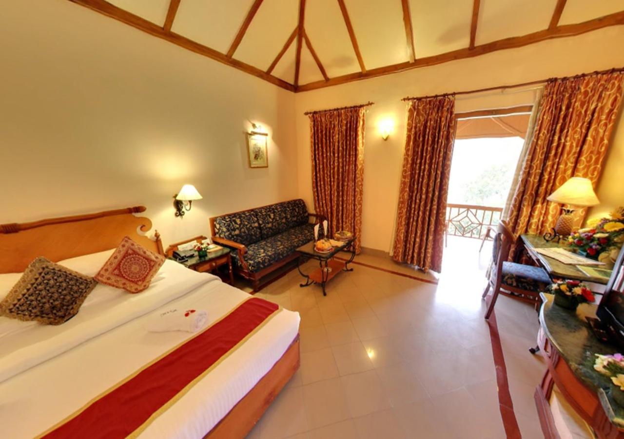 Tea County Hotel Munnar Bagian luar foto